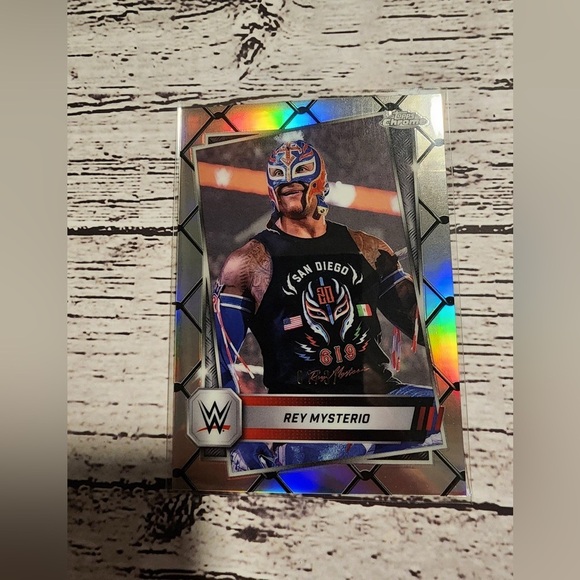 2025 Topps Chrome WWE Steel Cage Refractor /37 REY MYSTERIO No. 62 - Picture 1 of 3